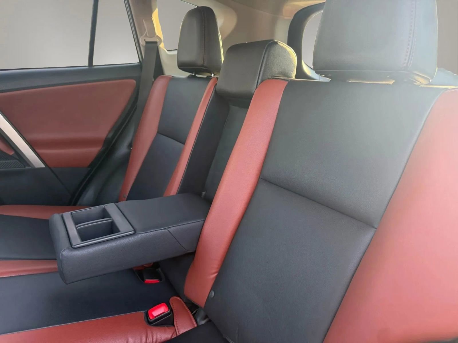 Used 2014 Toyota RAV4 Limited image 33