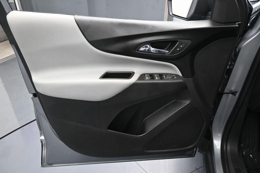Used 2023 Chevrolet Equinox LS FWD image 12