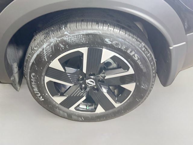 Used 2026 Nissan Kicks SR w/ Cold Weather Package FWD image 23