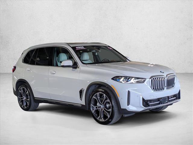 Used 2024 BMW X5 sDrive40i w/ Premium Package RWD image 3