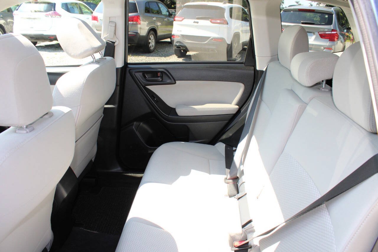 Used 2014 Subaru Forester 2.5i Premium AWD/4WD image 20