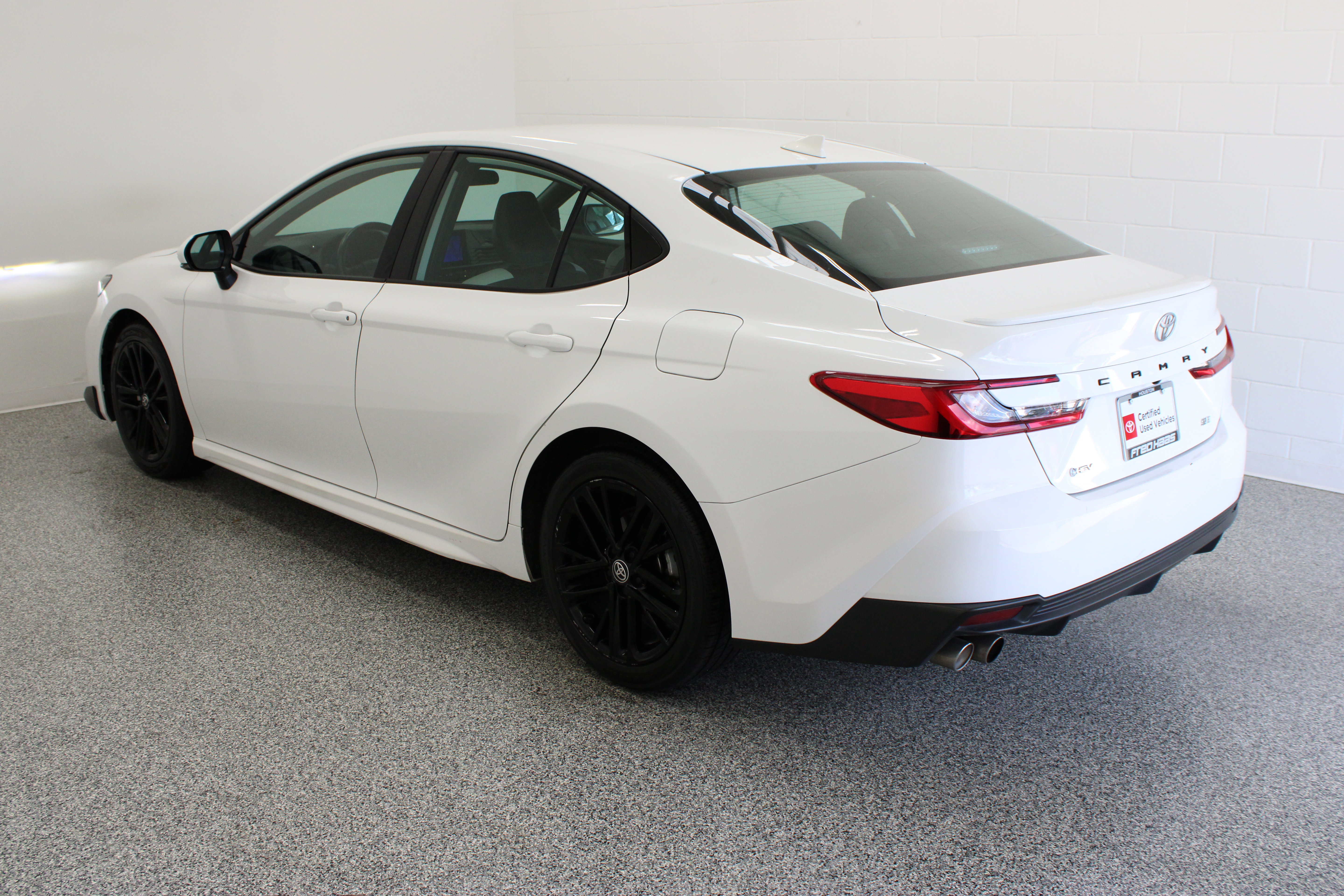 Certified 2025 Toyota Camry SE FWD image 9