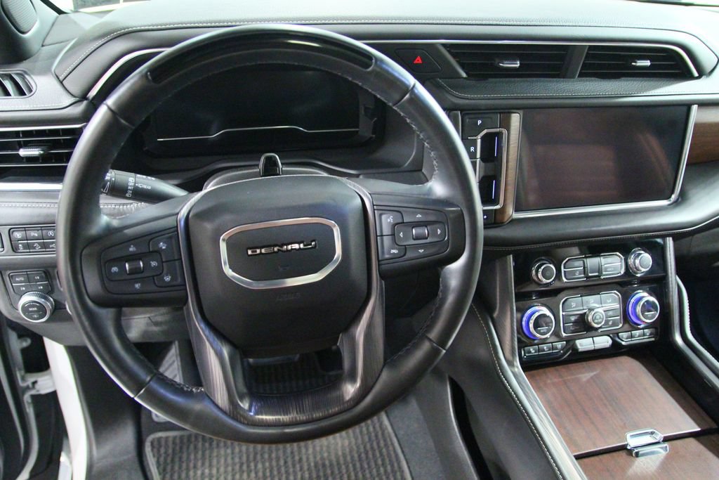 Used 2023 GMC Yukon XL Denali Ultimate AWD/4WD image 18