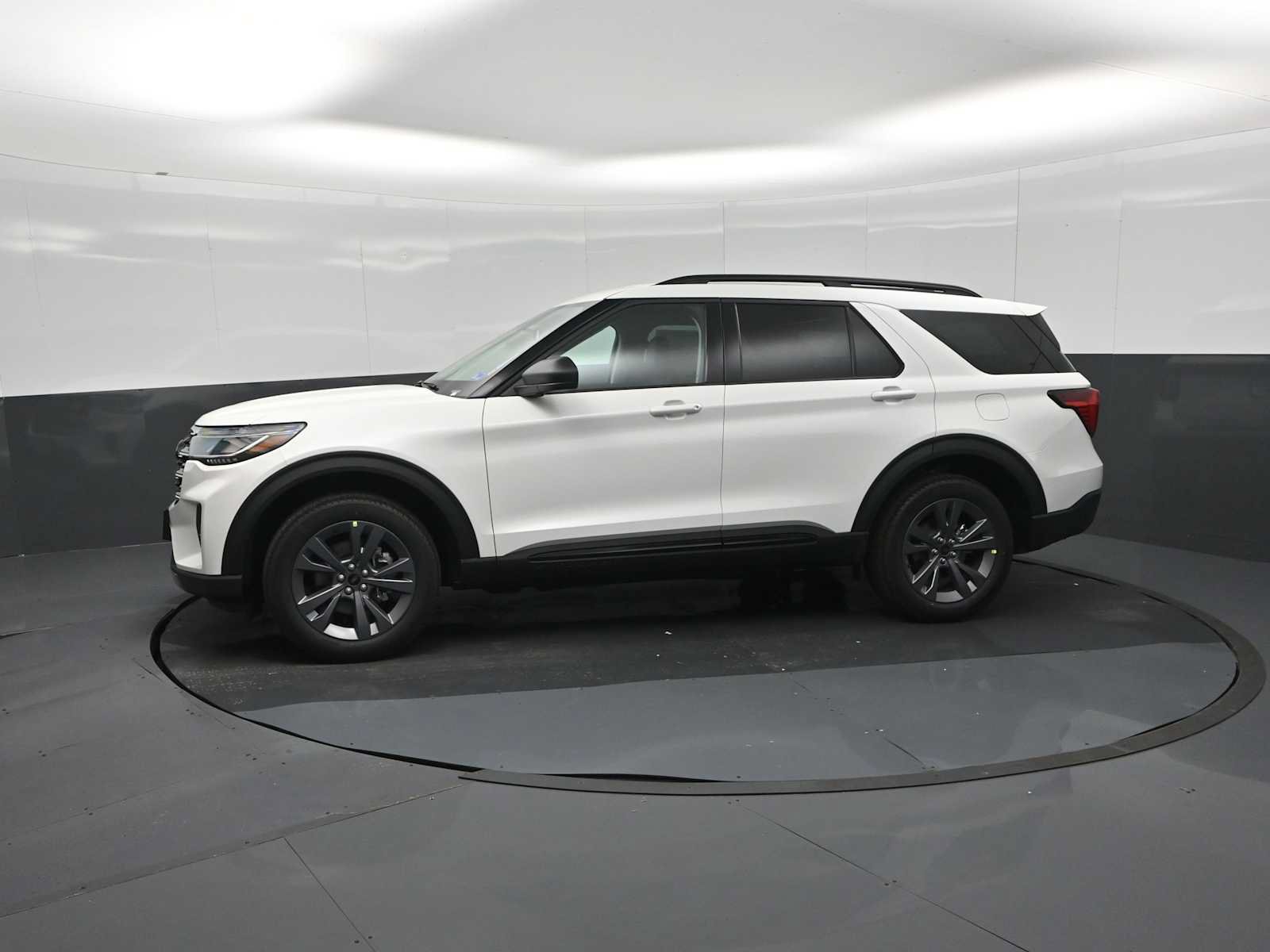 New 2026 Ford Explorer Active w/ Active Comfort Package AWD/4WD image 5