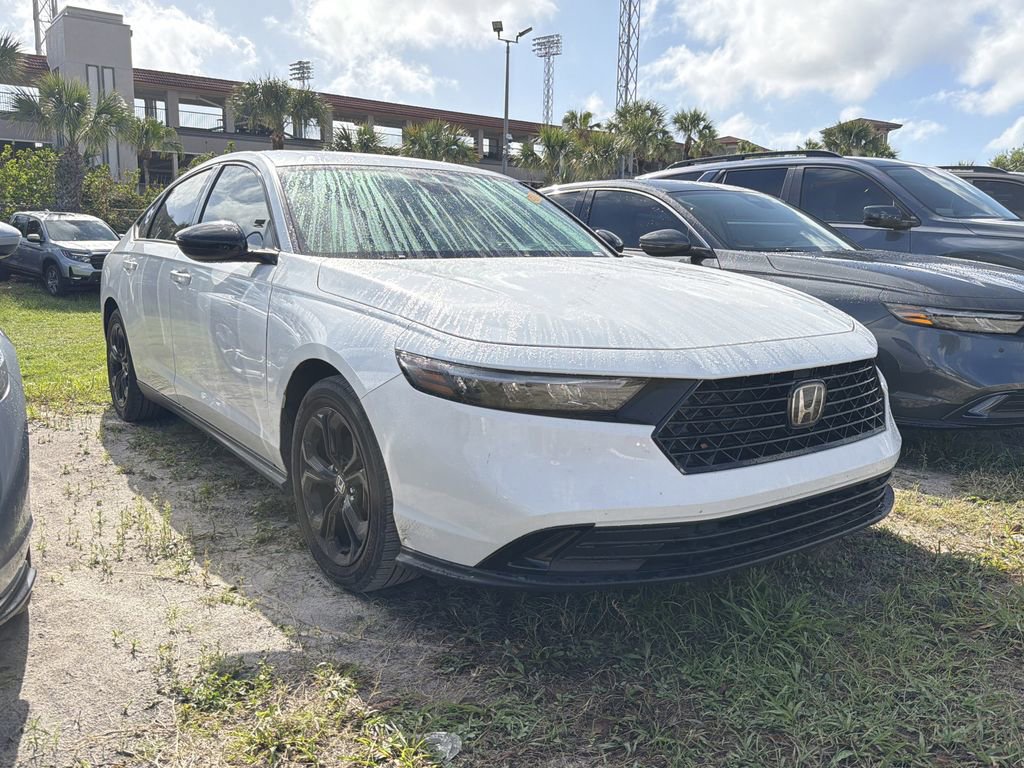 Used 2025 Honda Accord SE image 1