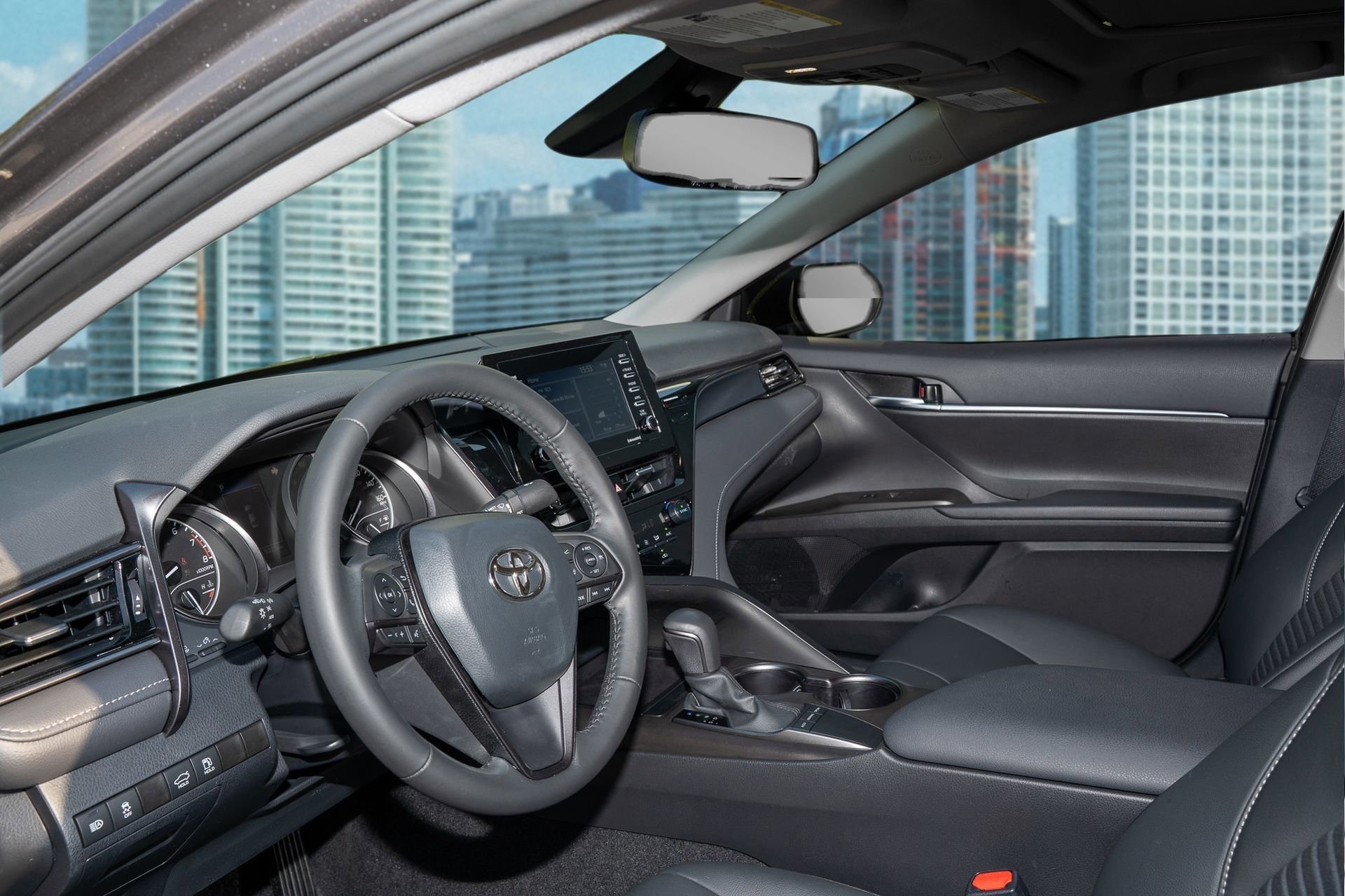 Used 2024 Toyota Camry SE w/ Convenience Package image 14