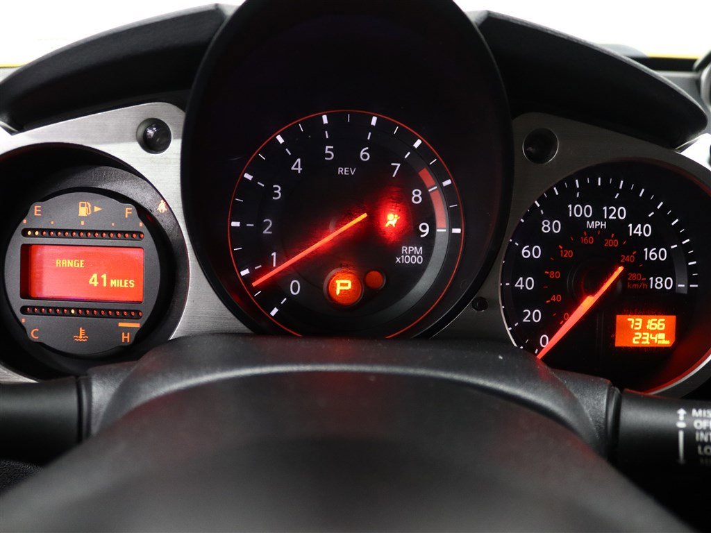 Used 2017 Nissan 370Z Coupe image 8