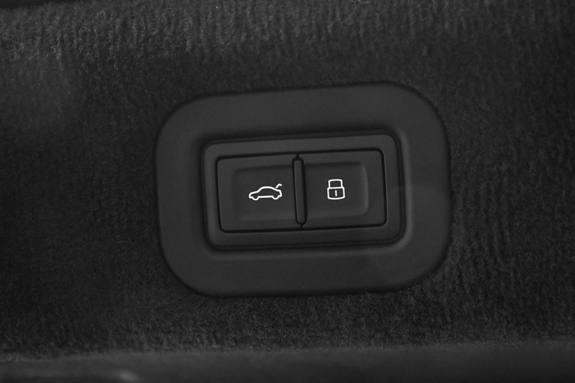 New 2026 Bentley Flying Spur Plug-In Hybrid AWD/4WD image 12