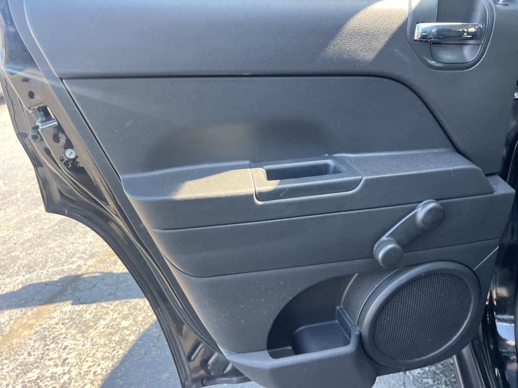 Used 2016 Jeep Patriot Sport image 13