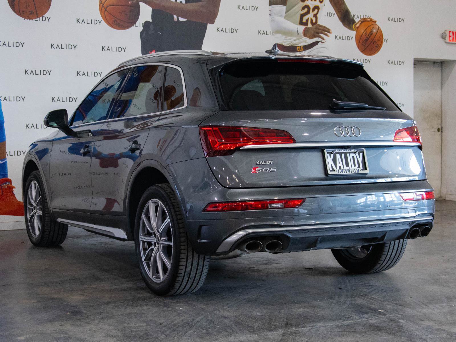 Used 2023 Audi SQ5 Prestige w/ Prestige Package image 23
