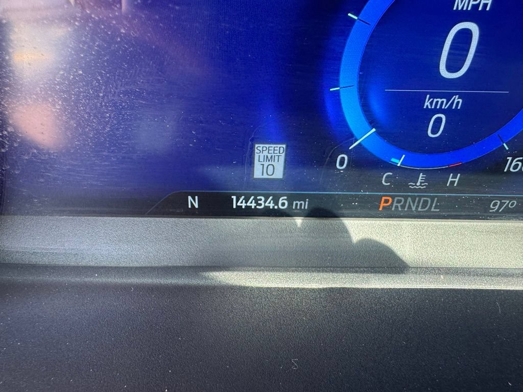 Used 2023 Ford Explorer Platinum w/ Technology Package AWD/4WD image 8