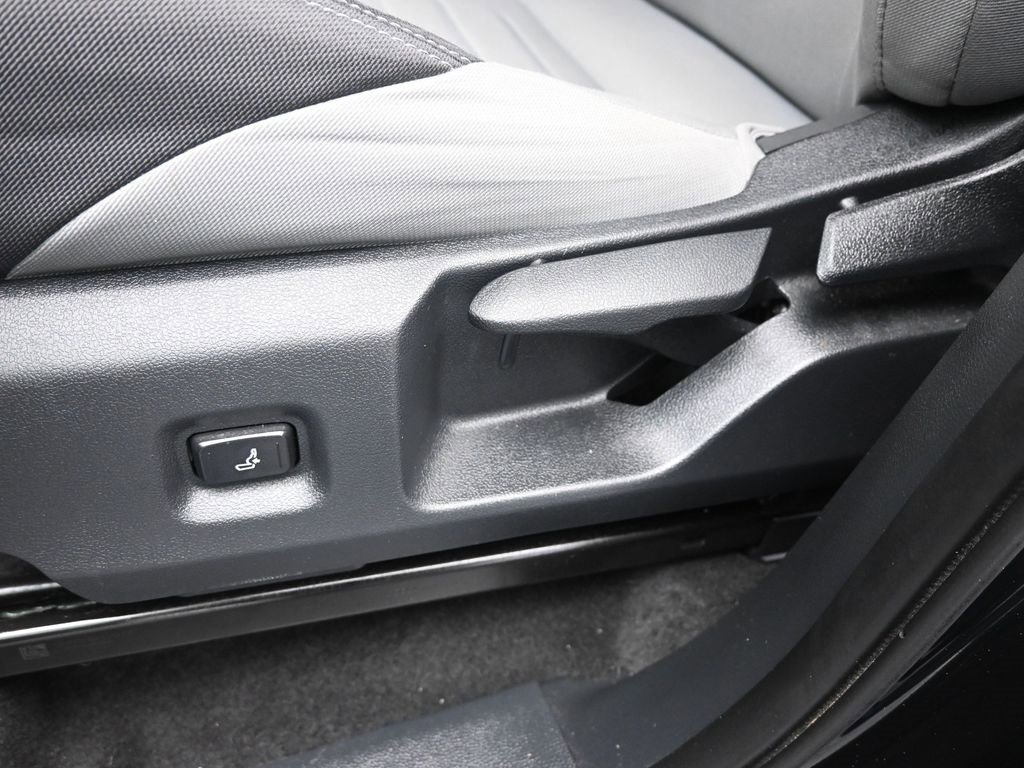 Used 2024 Toyota Tacoma TRD Off-Road image 15