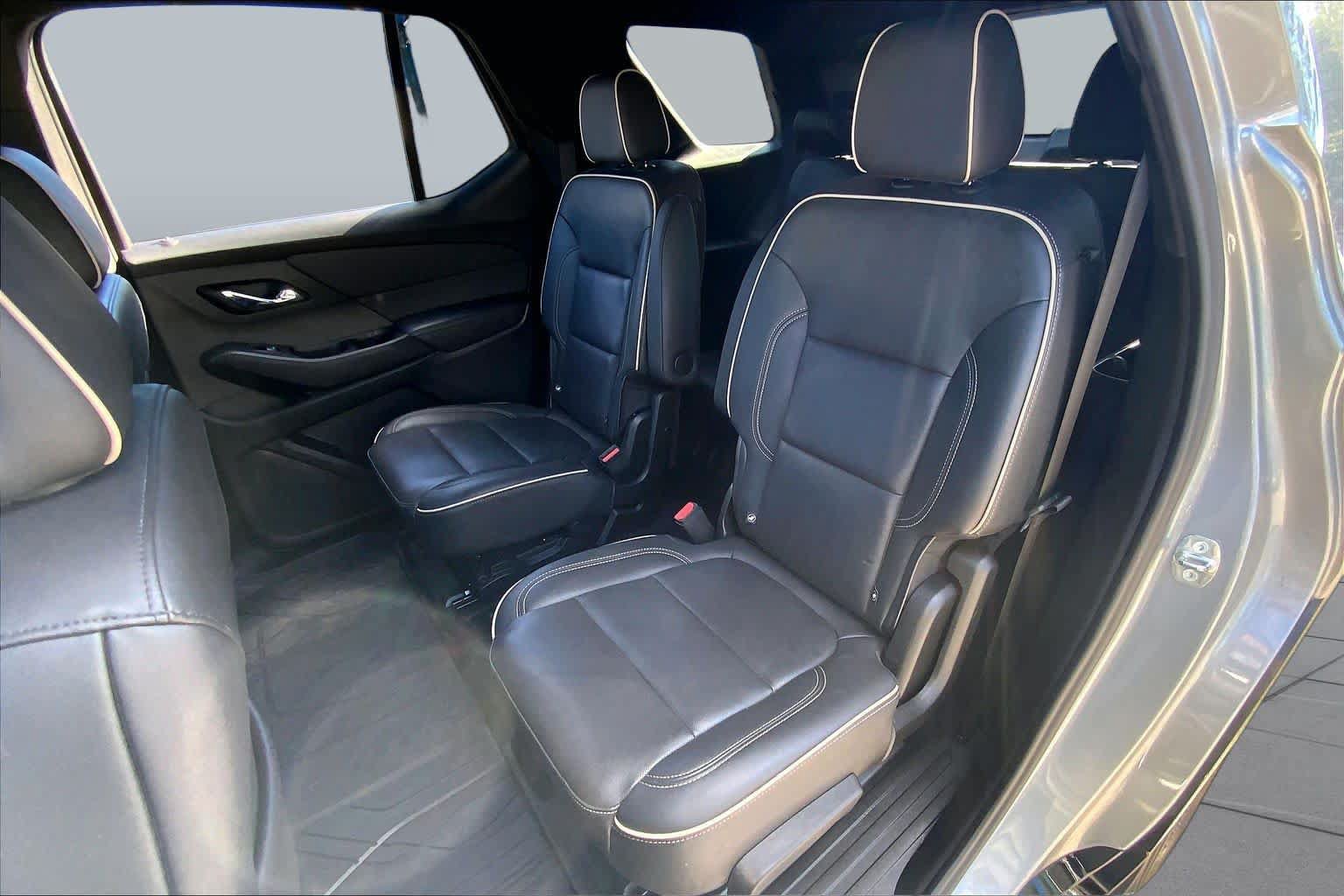 Used 2023 Chevrolet Traverse Premier w/ Redline Edition FWD image 21