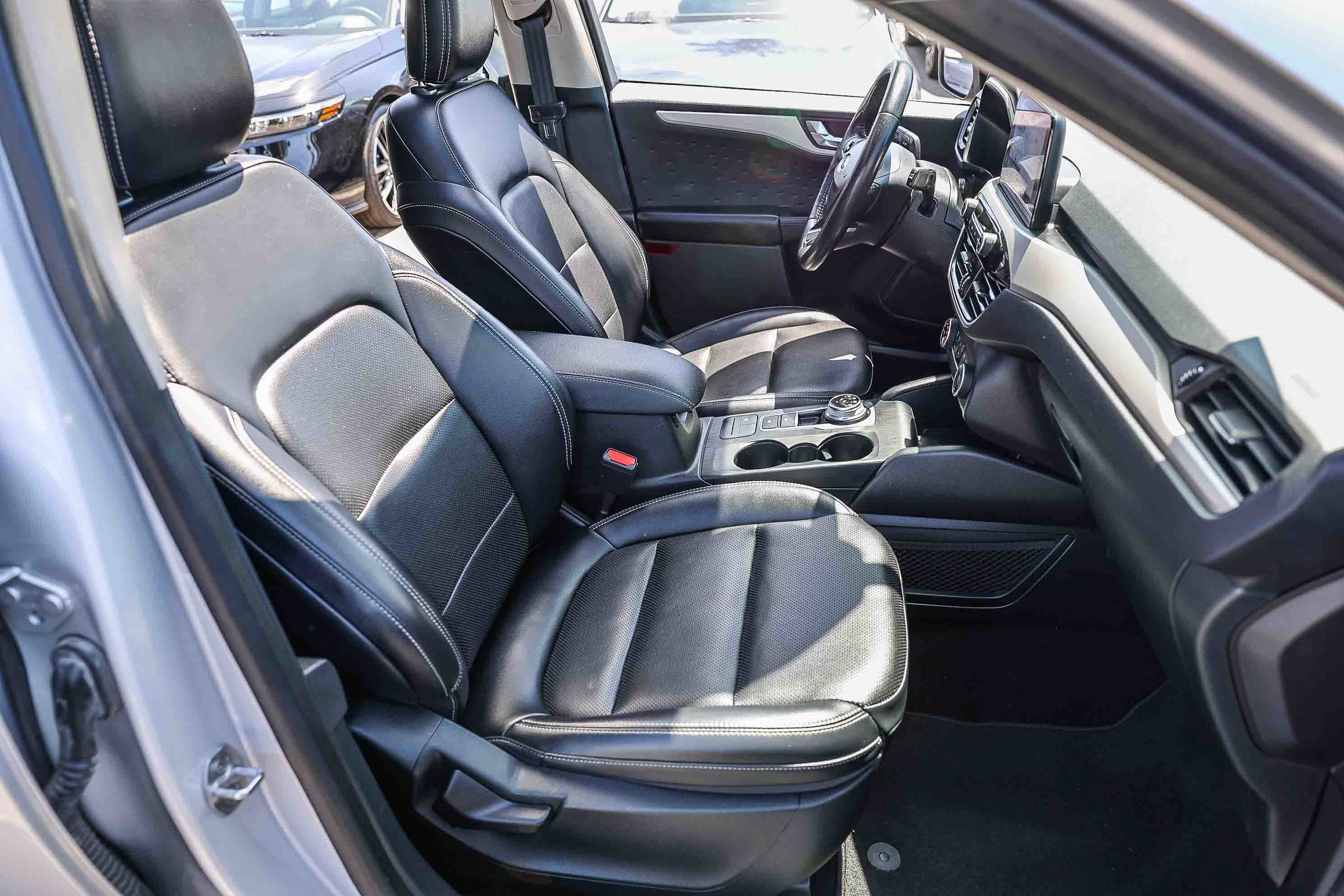 Used 2020 Ford Escape SE Sport image 10