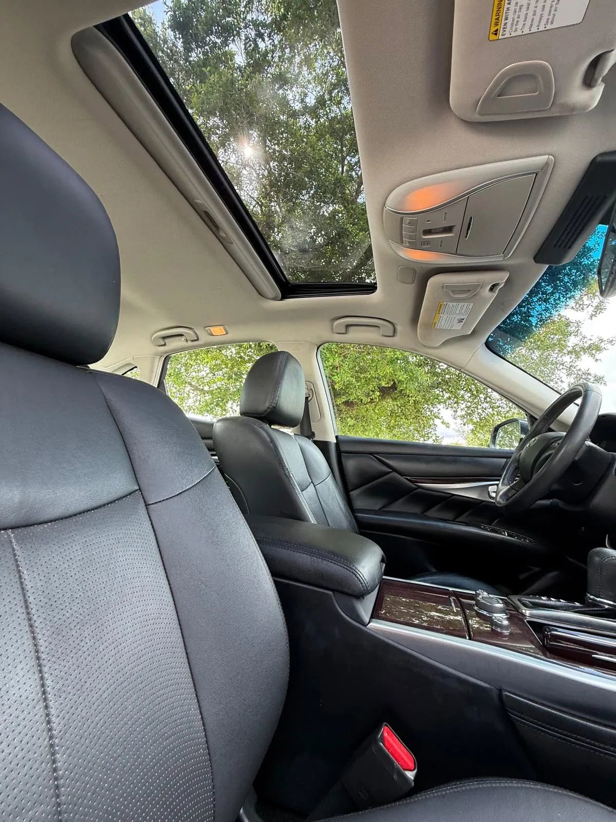 Used 2018 INFINITI Q70 Luxe image 14
