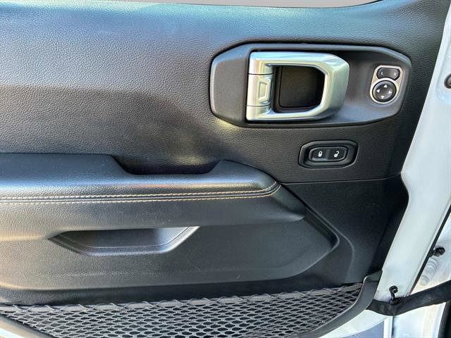 Used 2022 Jeep Gladiator Overland image 18