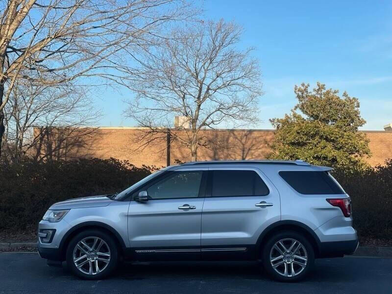 Used 2016 Ford Explorer Limited w/ Equipment Group 301A FWD image 5