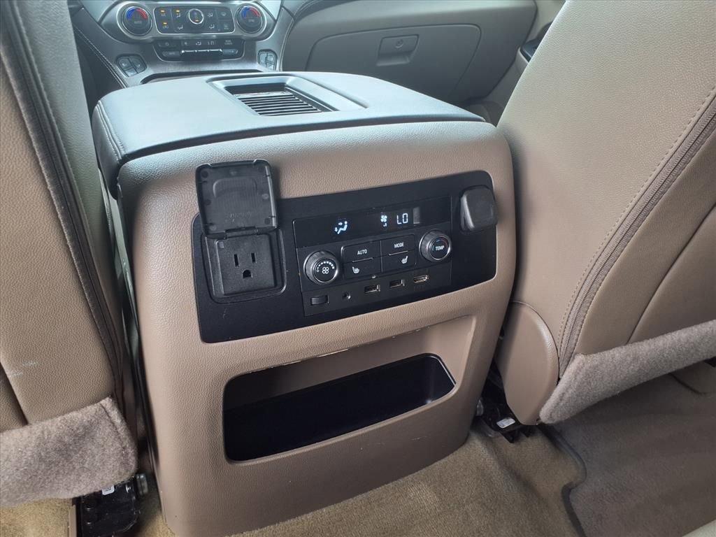Used 2018 Chevrolet Suburban Premier image 17