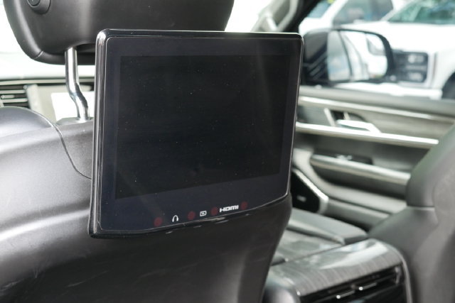 Used 2022 Jeep Wagoneer Series III w/ Premium Group I AWD/4WD image 4