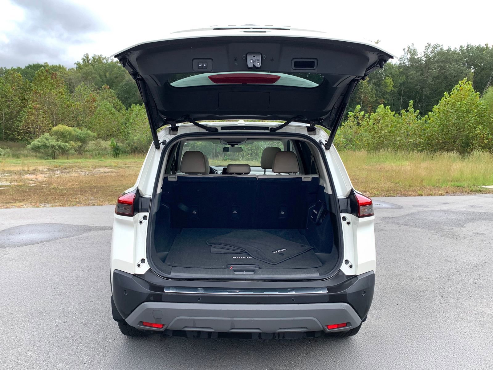 Used 2022 Nissan Rogue SV w/ SV Premium Package image 9