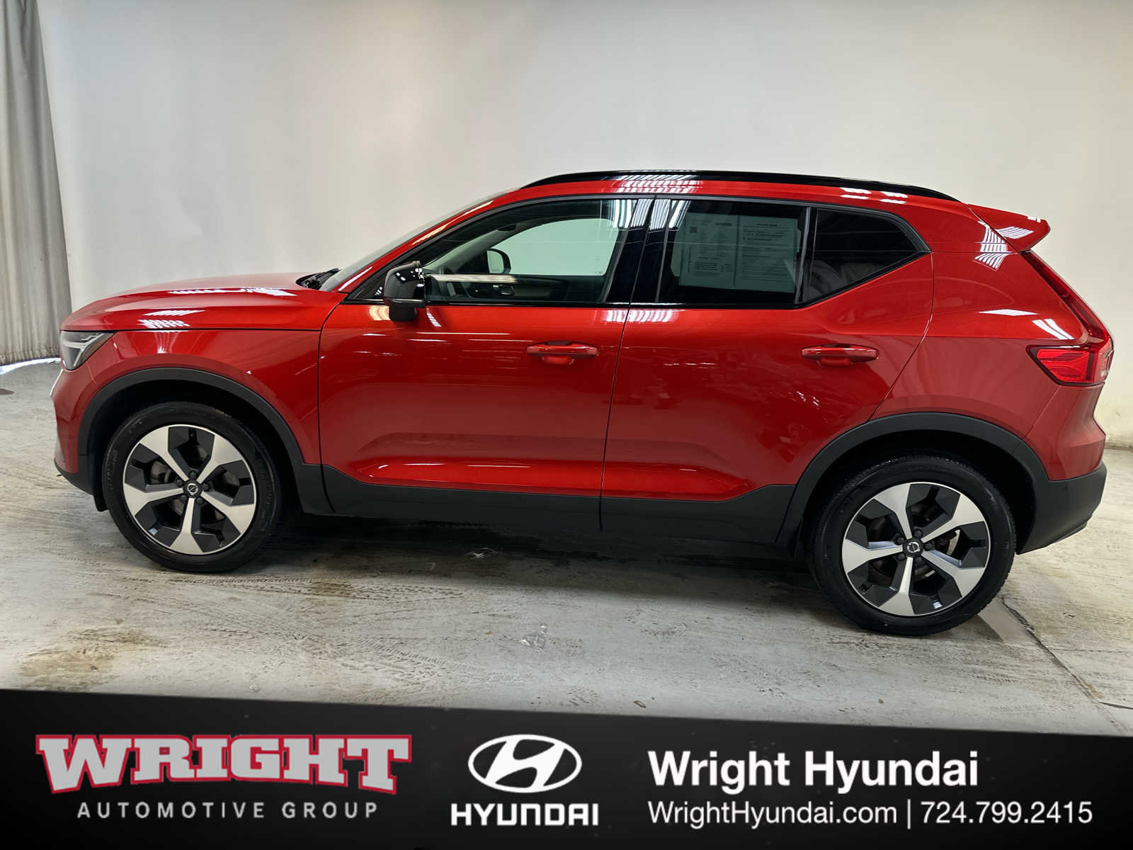 Used 2023 Volvo XC40 B5 Plus w/ Driver Assist Package image 7