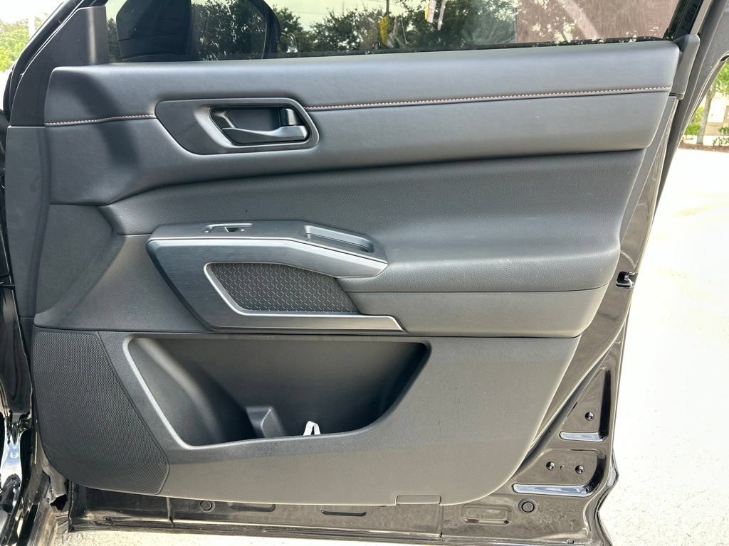 Certified 2025 Nissan Pathfinder Rock Creek AWD/4WD image 41