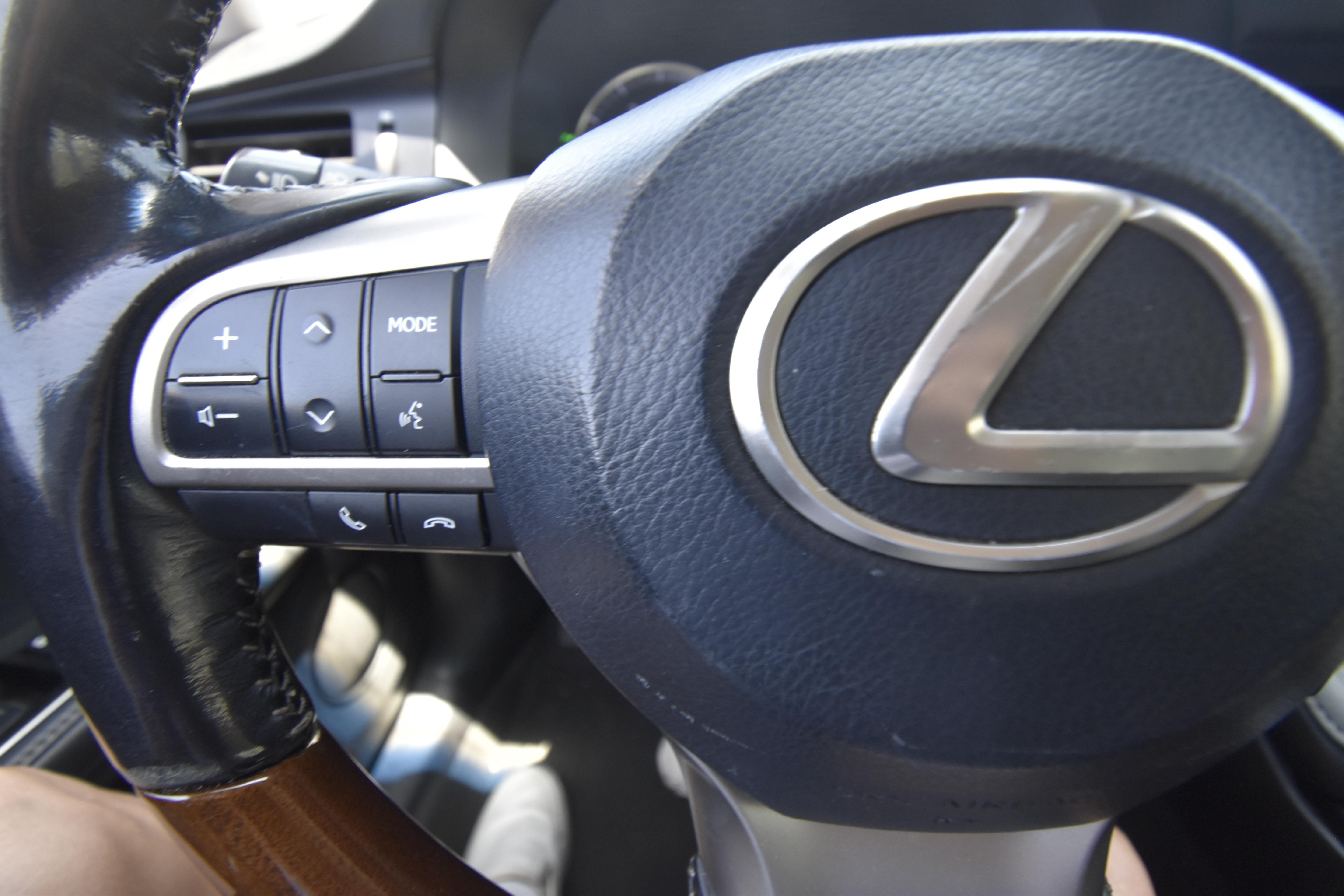Used 2016 Lexus ES 300h w/ Navigation System Package FWD image 18