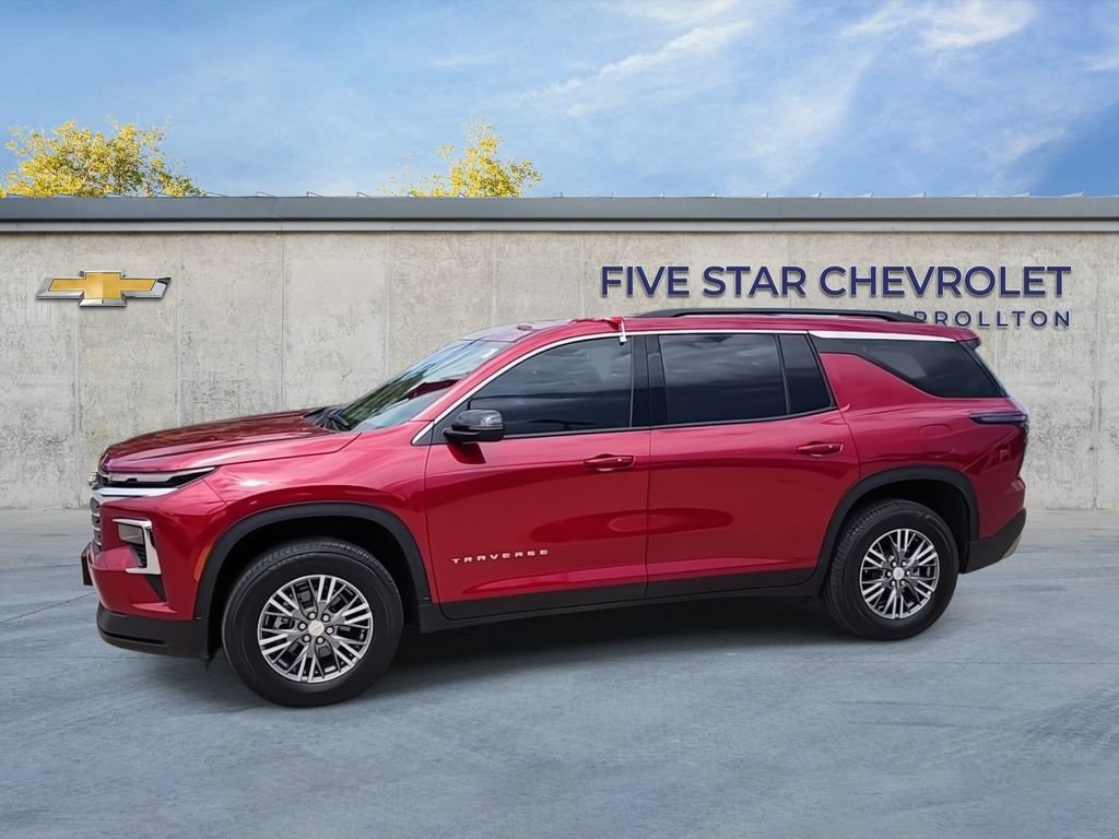 Used 2025 Chevrolet Traverse LT FWD image 4