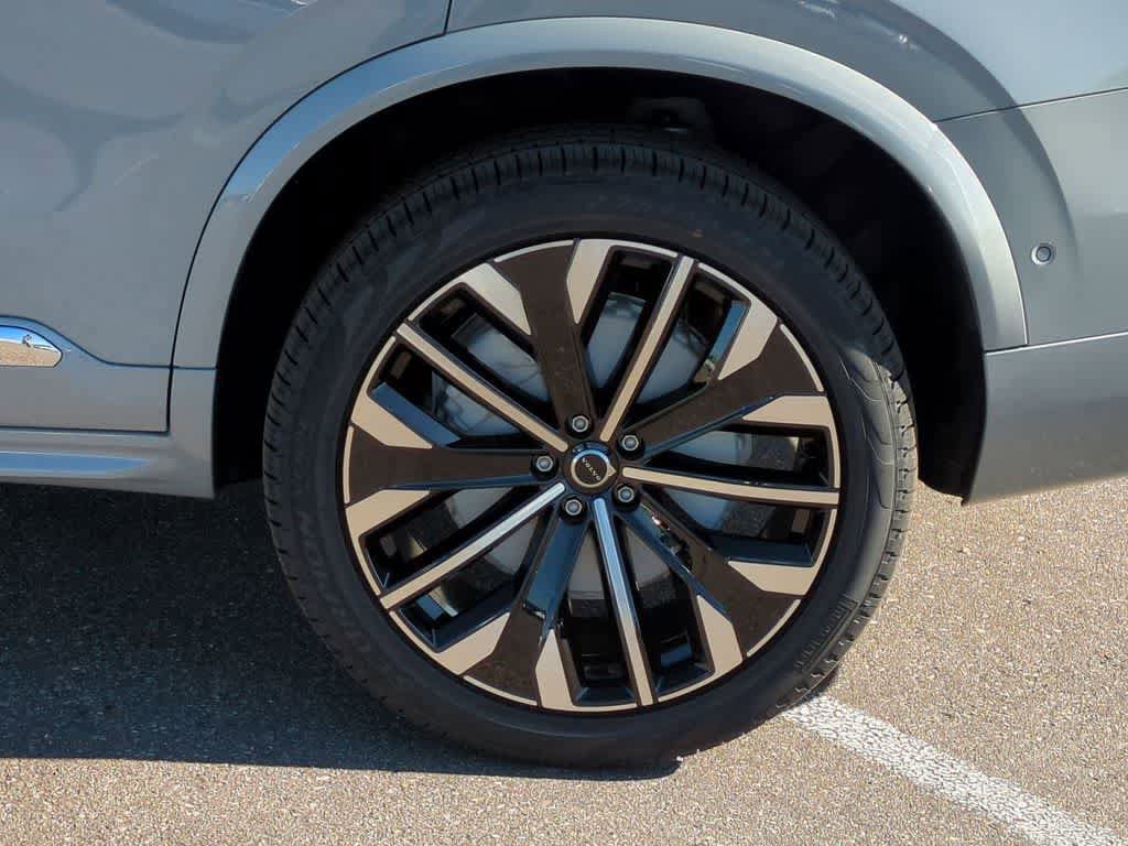 Used 2026 Volvo XC90 B6 Ultra w/ Protection Package AWD/4WD image 12