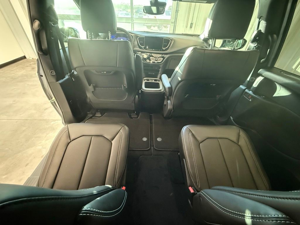 New 2026 Chrysler Pacifica Select image 19