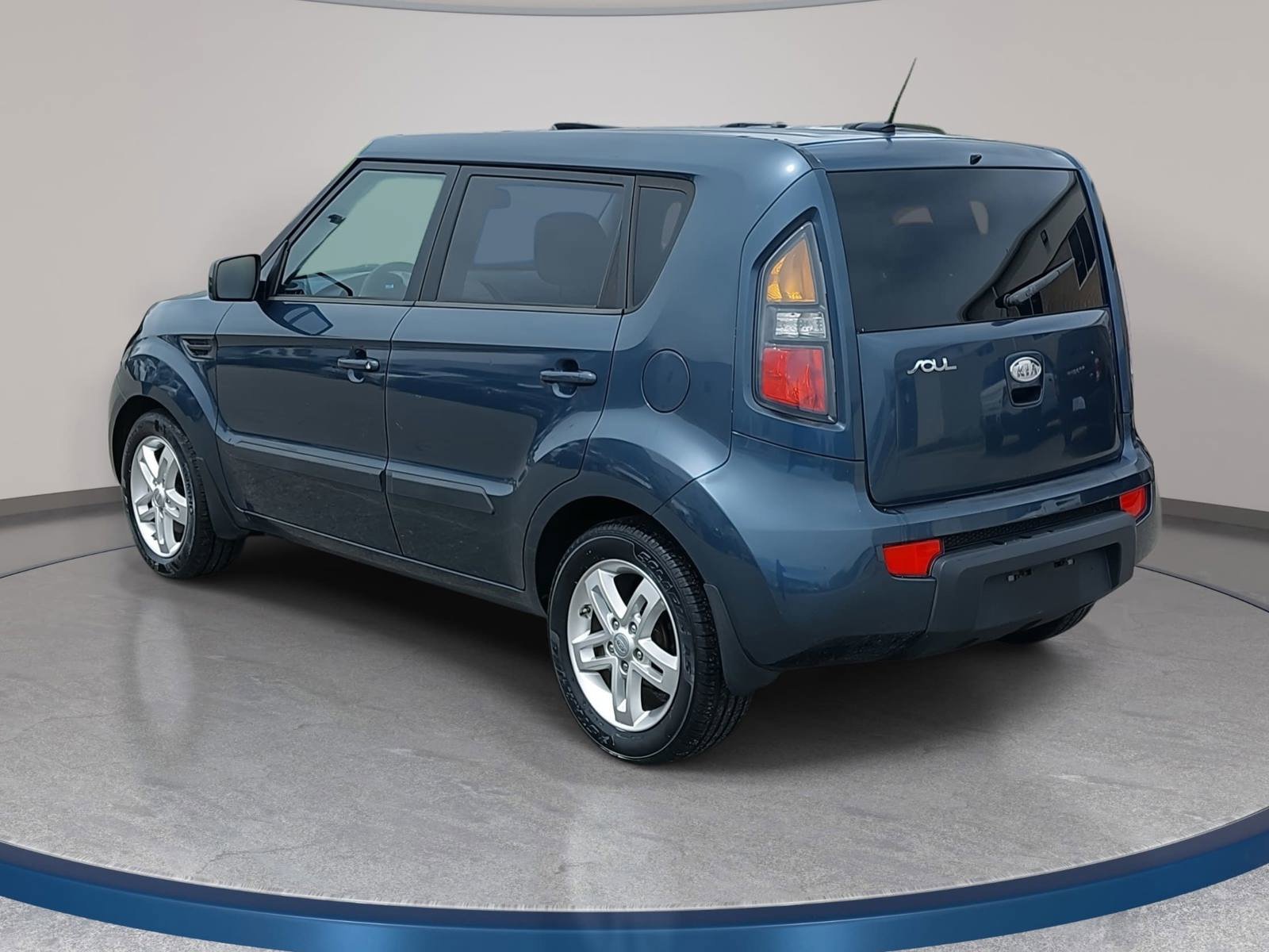 Used 2011 Kia Soul + image 7