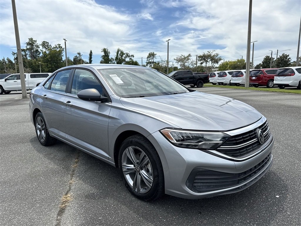 Used 2024 Volkswagen Jetta SE