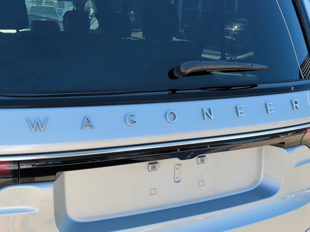 Used 2024 Jeep Wagoneer L Series III w/ Flexible Seating Group AWD/4WD image 41