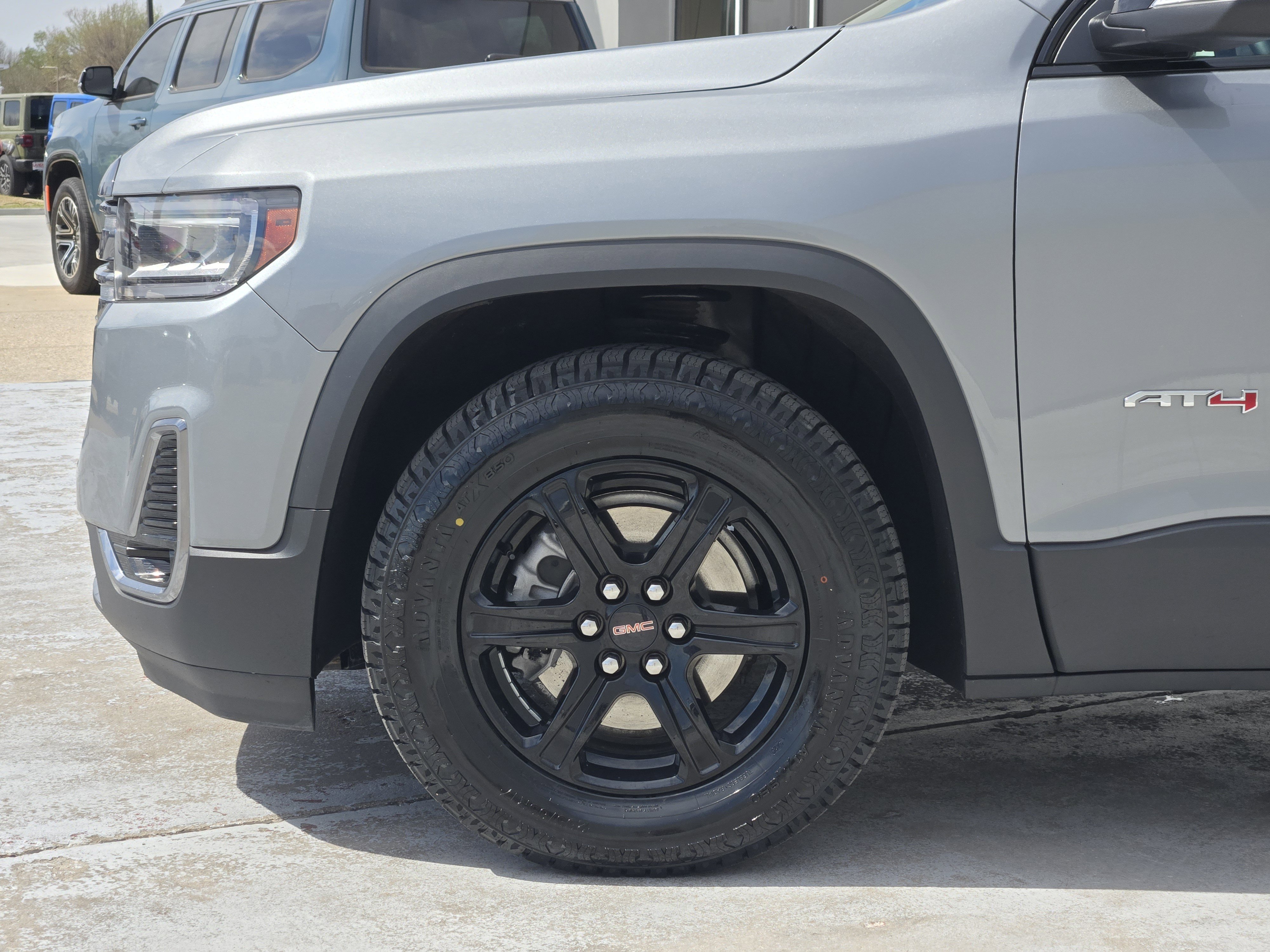 Used 2023 GMC Acadia AT4 w/ Preferred Package image 9