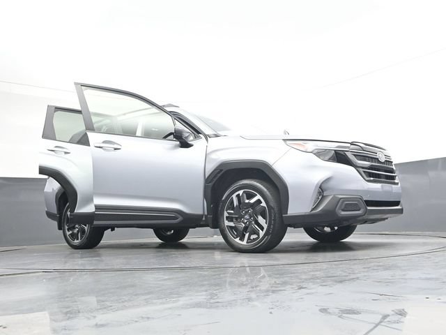 Used 2025 Subaru Forester Limited AWD/4WD image 42