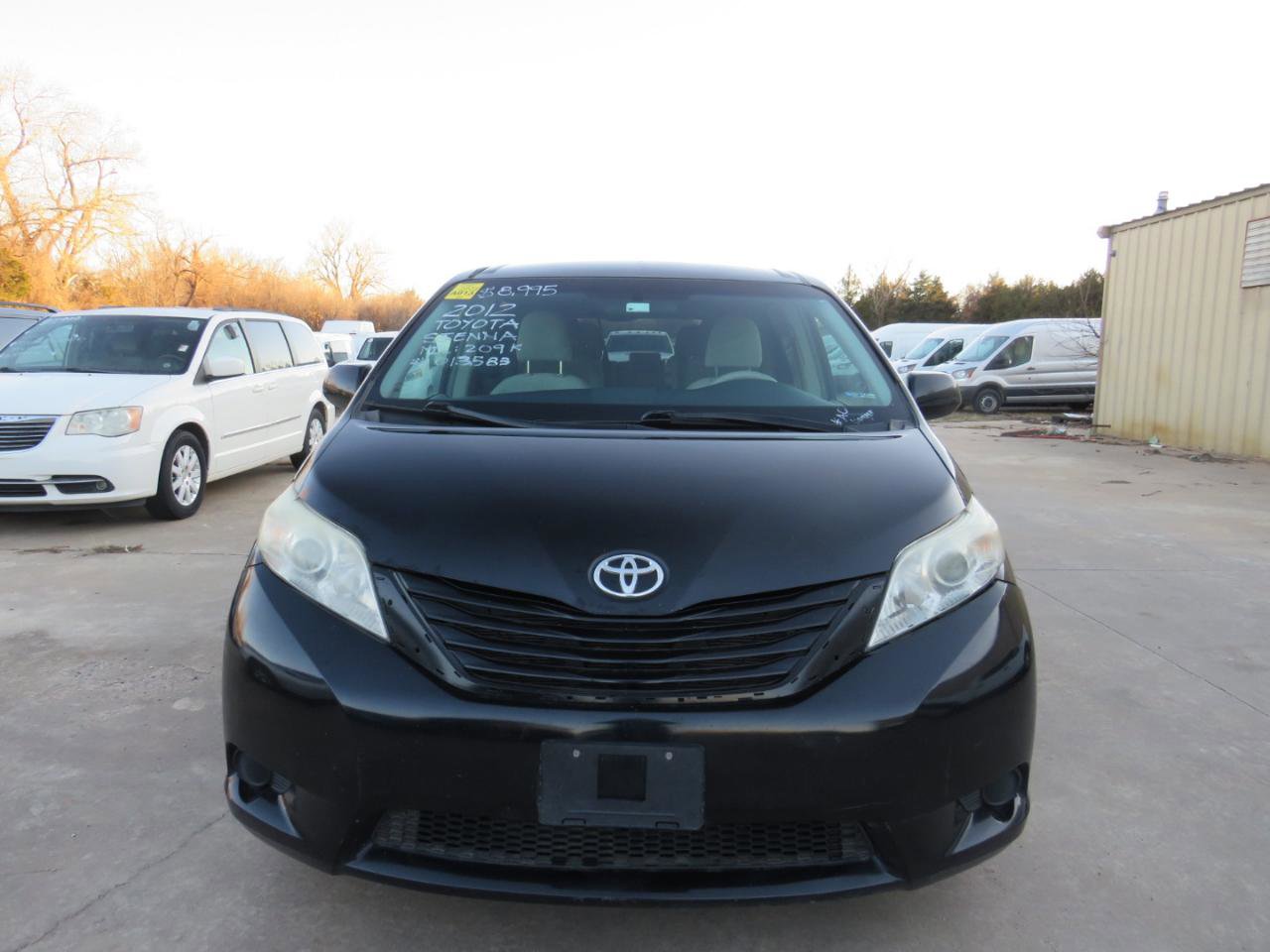 Used 2012 Toyota Sienna LE FWD image 2