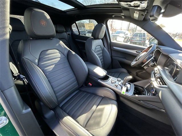 New 2025 Alfa Romeo Stelvio Sprint image 15