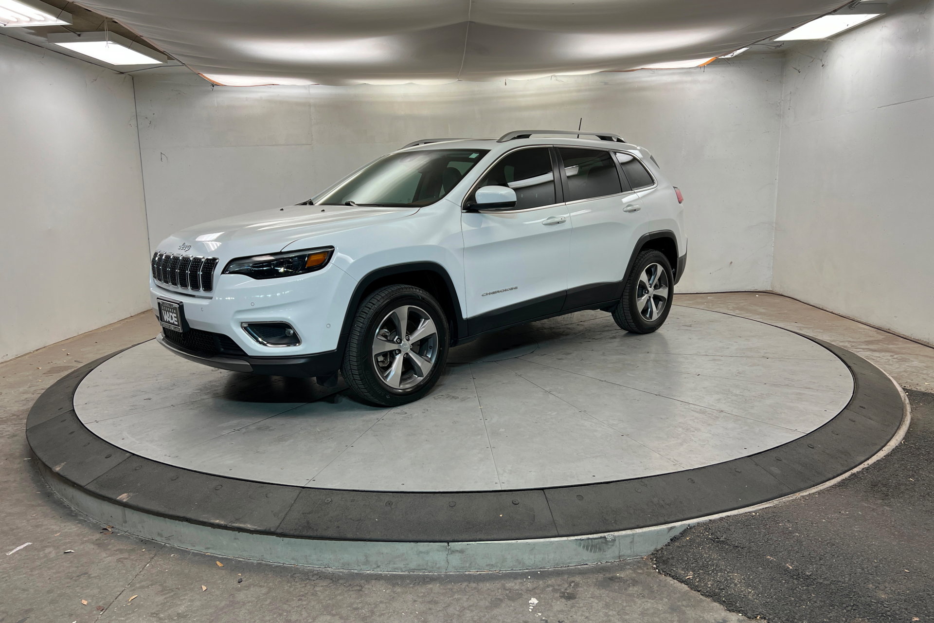 Used 2021 Jeep Cherokee Limited image 1
