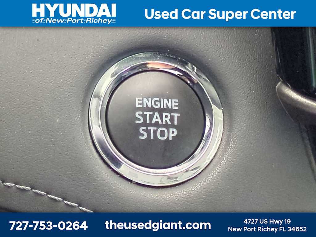Used 2023 Toyota Highlander LE FWD image 32