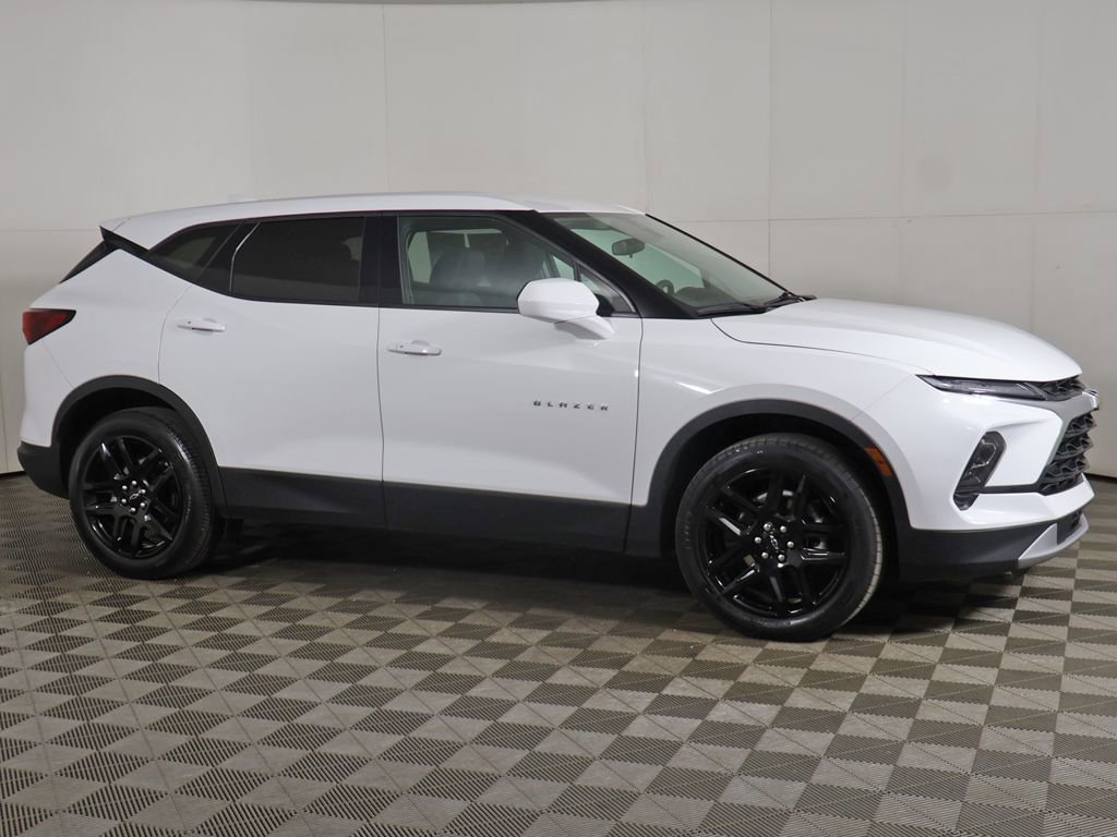 Used 2023 Chevrolet Blazer LT image 11