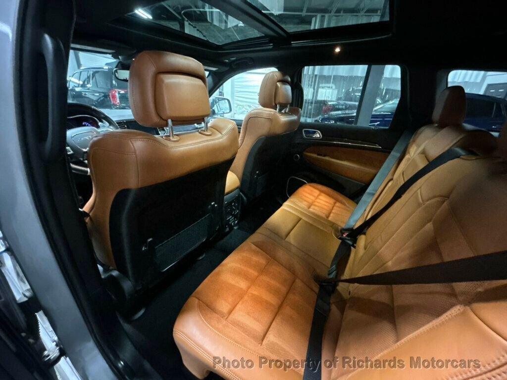 Used 2021 Jeep Grand Cherokee SRT image 17