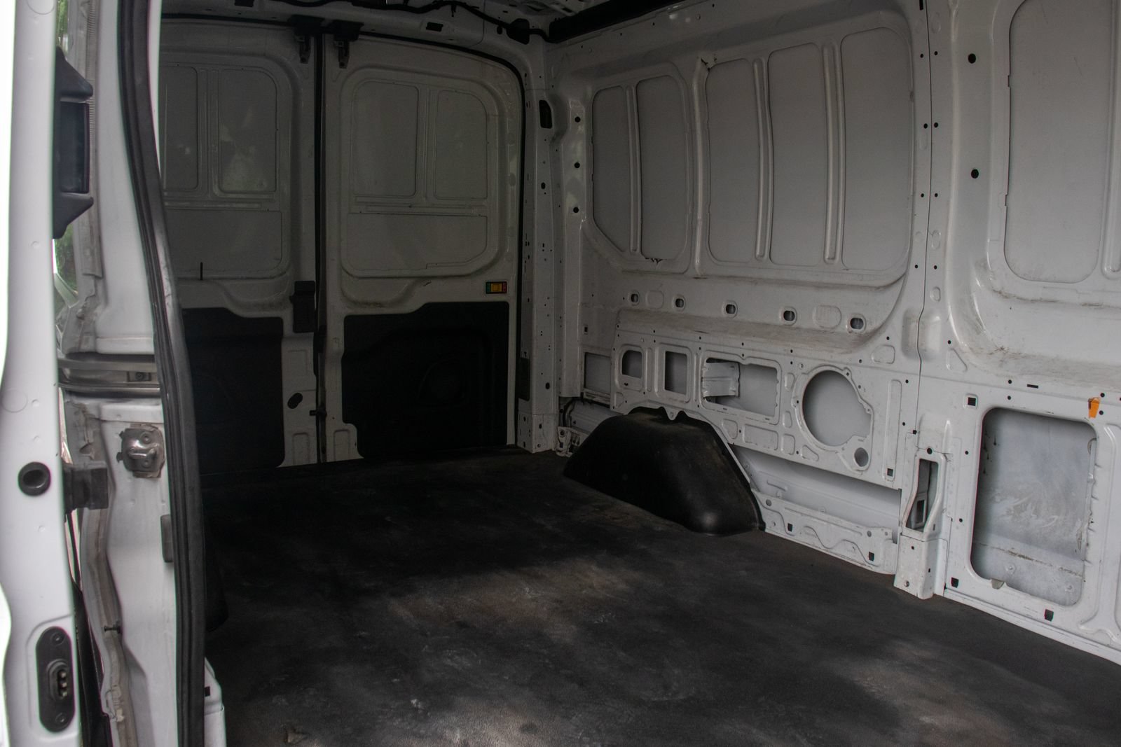 Used 2023 Ford Transit 250 Medium Roof AWD image 13