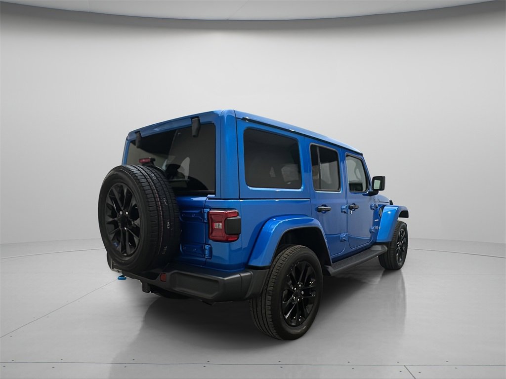 Used 2022 Jeep Wrangler Unlimited Sahara w/ Cold Weather Group image 7