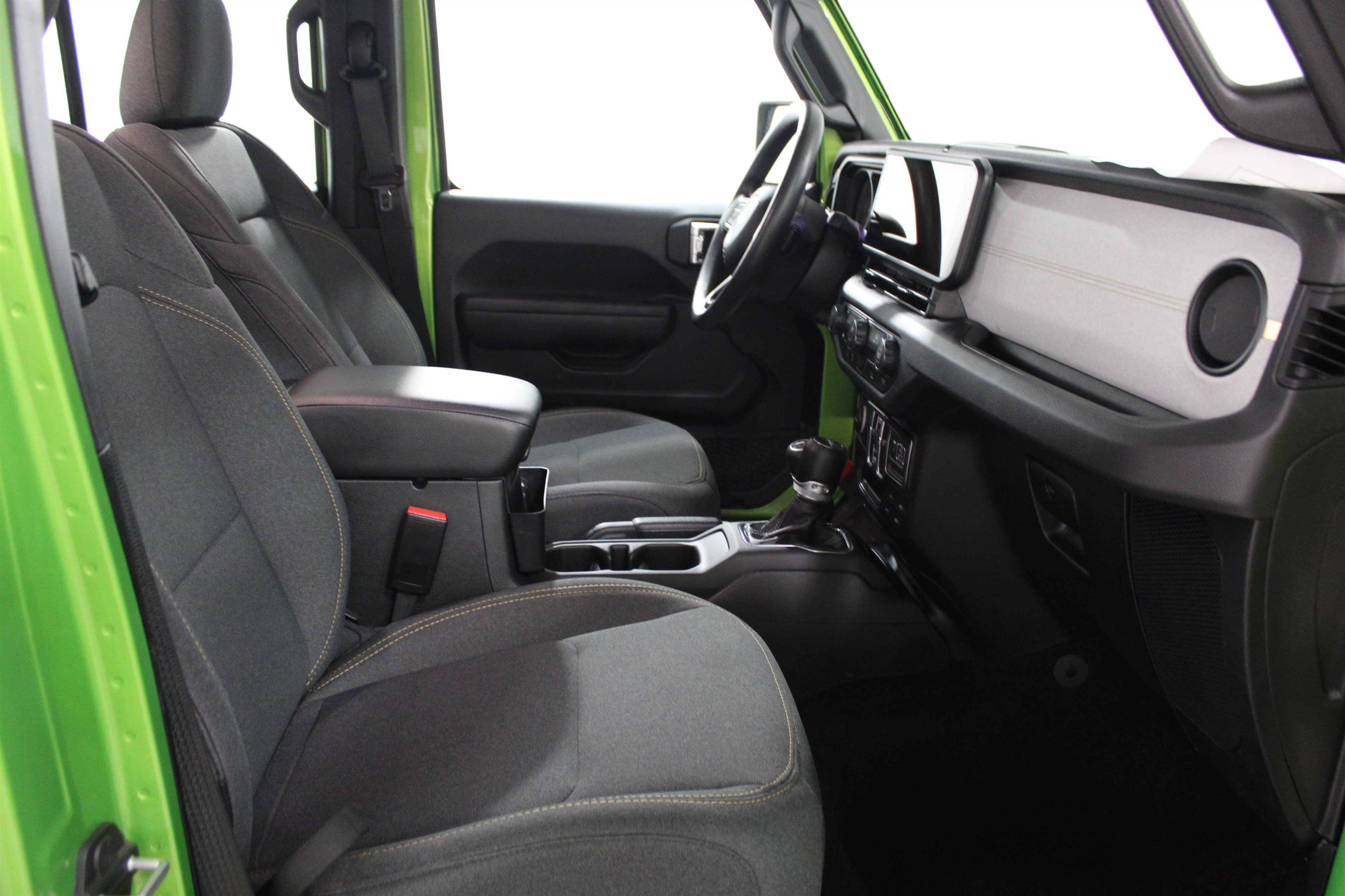 Used 2025 Jeep Gladiator Sport AWD/4WD image 24