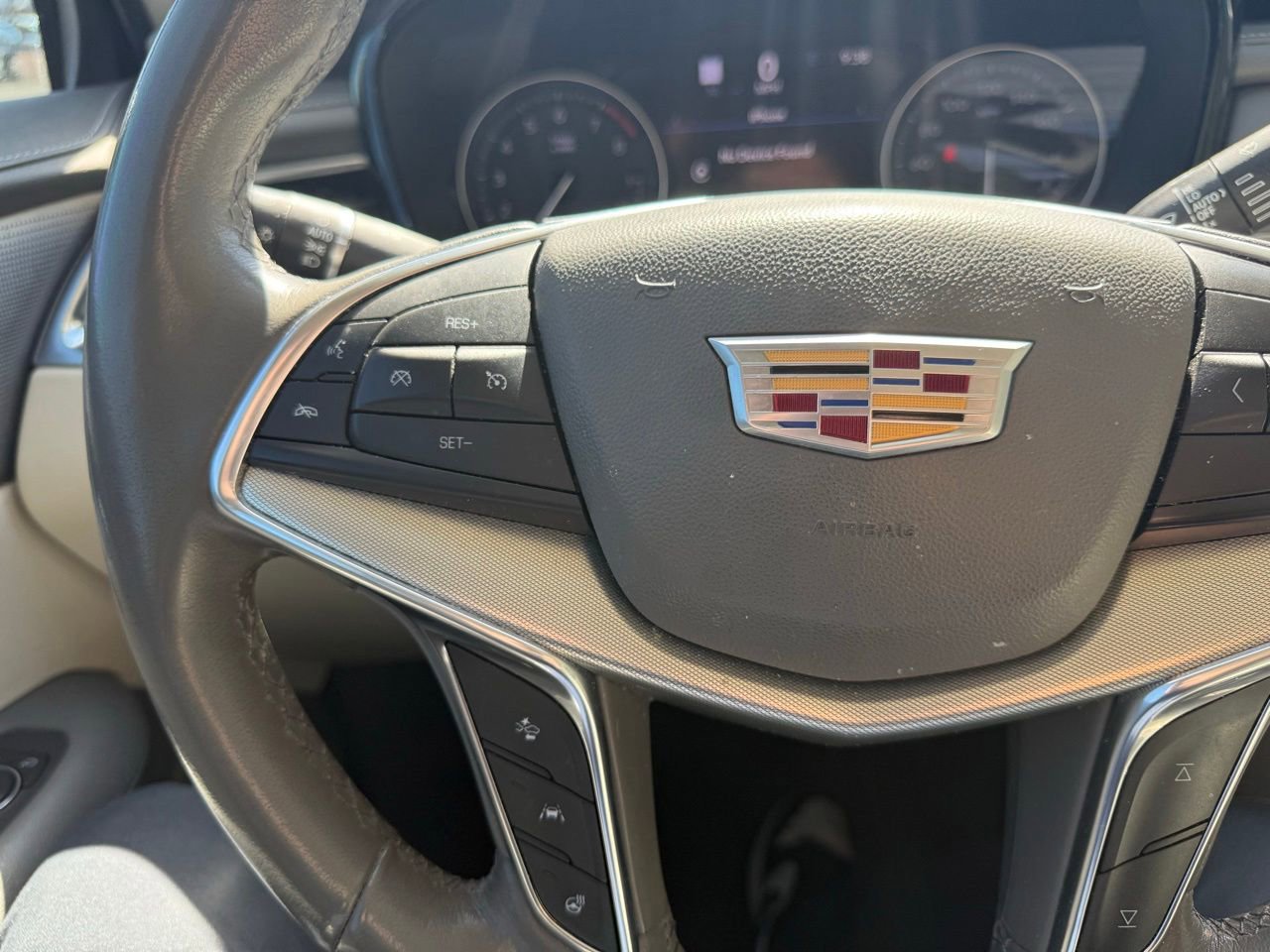 Used 2022 Cadillac XT5 Premium Luxury w/ Technology Package FWD image 18
