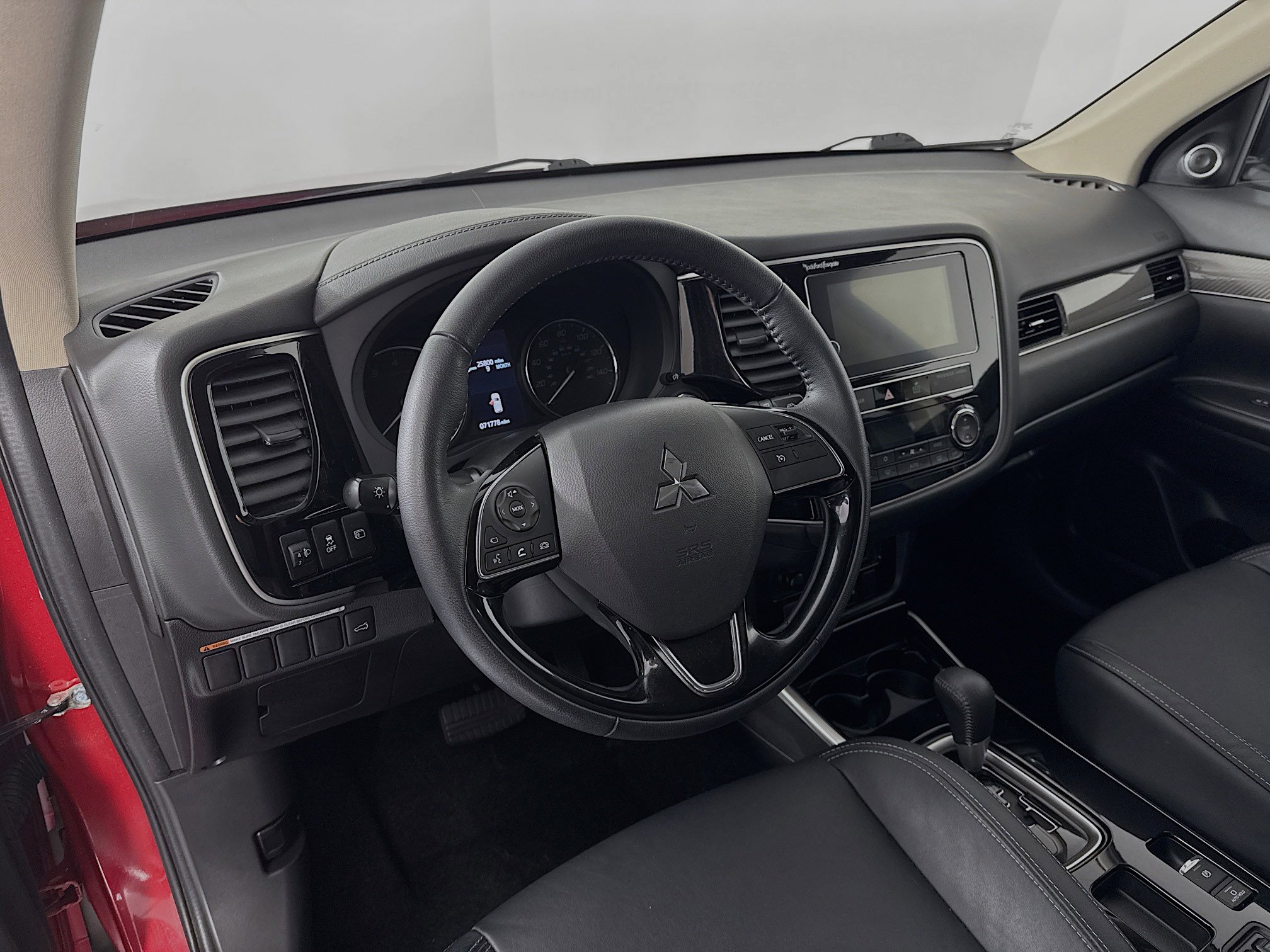 Used 2019 Mitsubishi Outlander SEL image 9