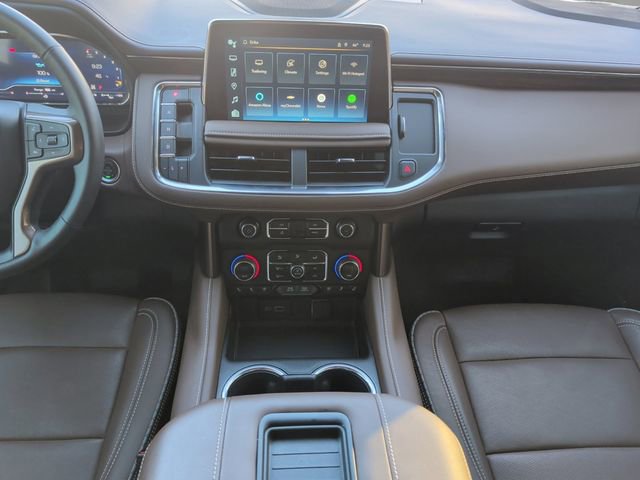 Used 2024 Chevrolet Suburban High Country image 3