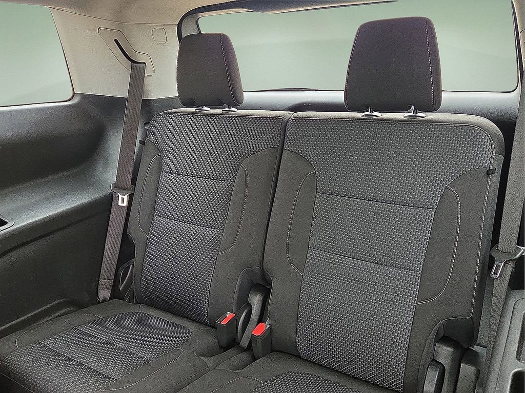 Used 2023 GMC Acadia SLE w/ Driver Convenience Package image 19