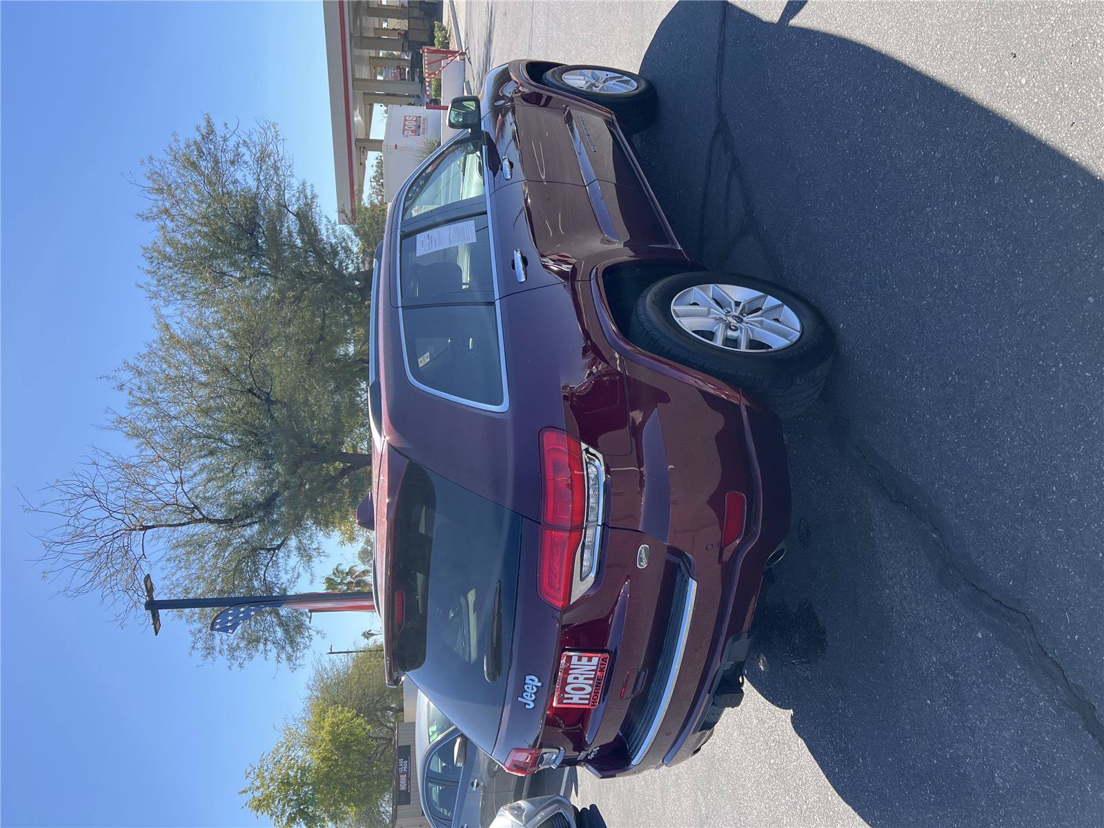 Used 2018 Jeep Grand Cherokee Overland AWD/4WD image 5