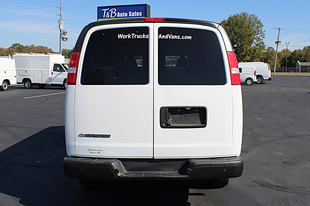 Used 2020 Chevrolet Express 3500 LS image 10